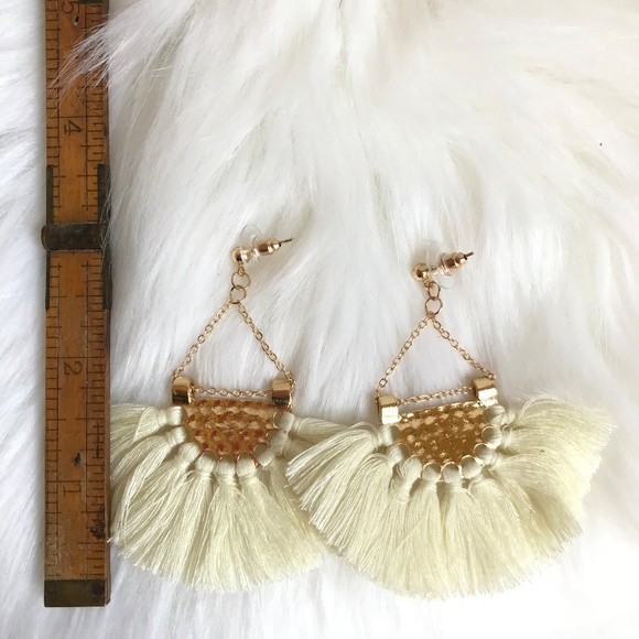 Boho fan-shaped tassel fringe statement earrings - Picture 2 of 4